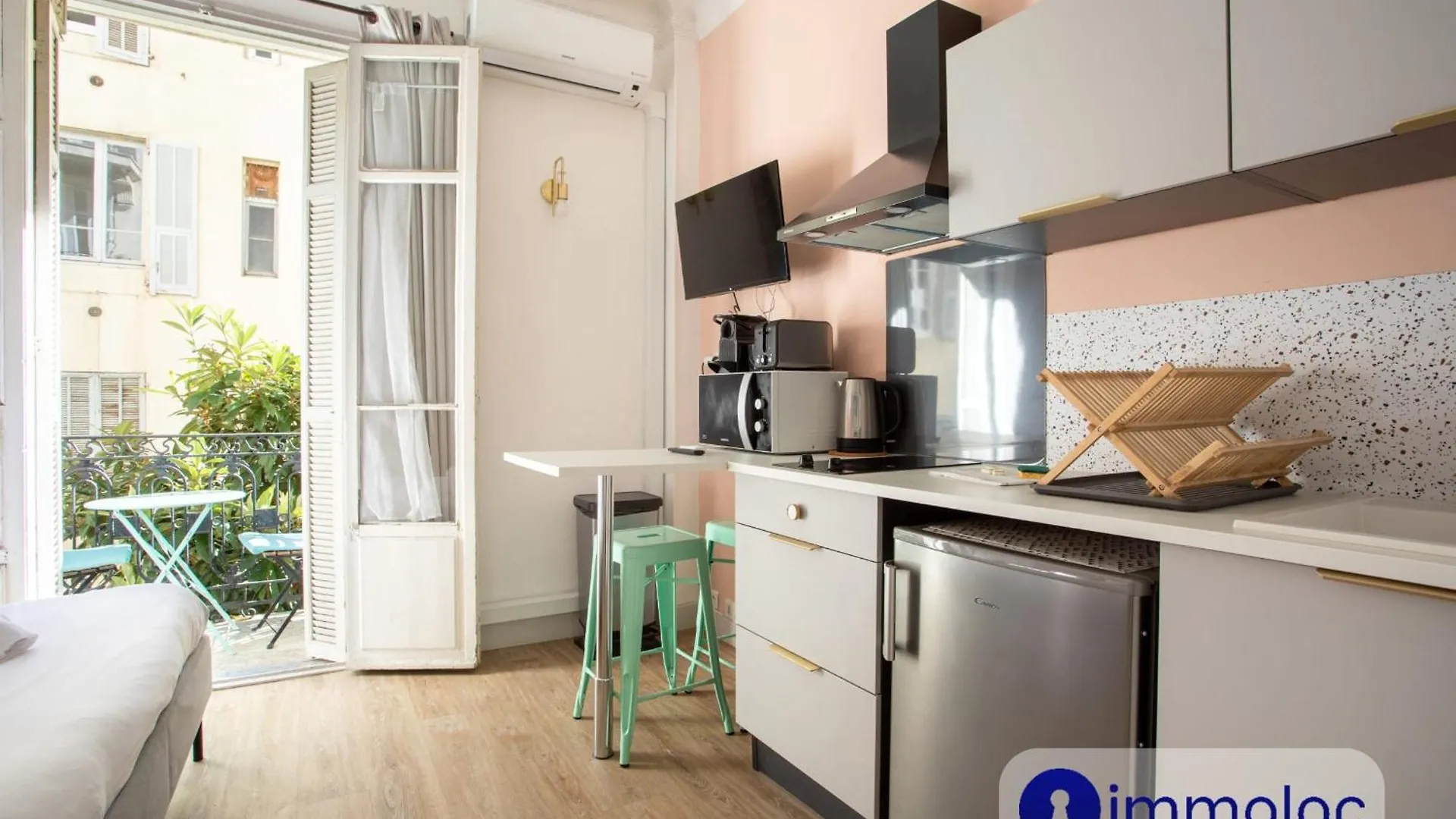 Charming Air-Conditioned Studio With Balcony Nice